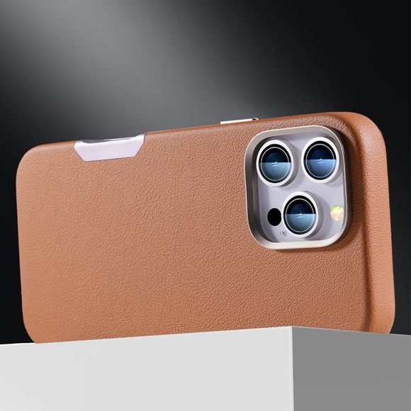 iPhone 16 Pro Leather Case - Picture 3 of 4